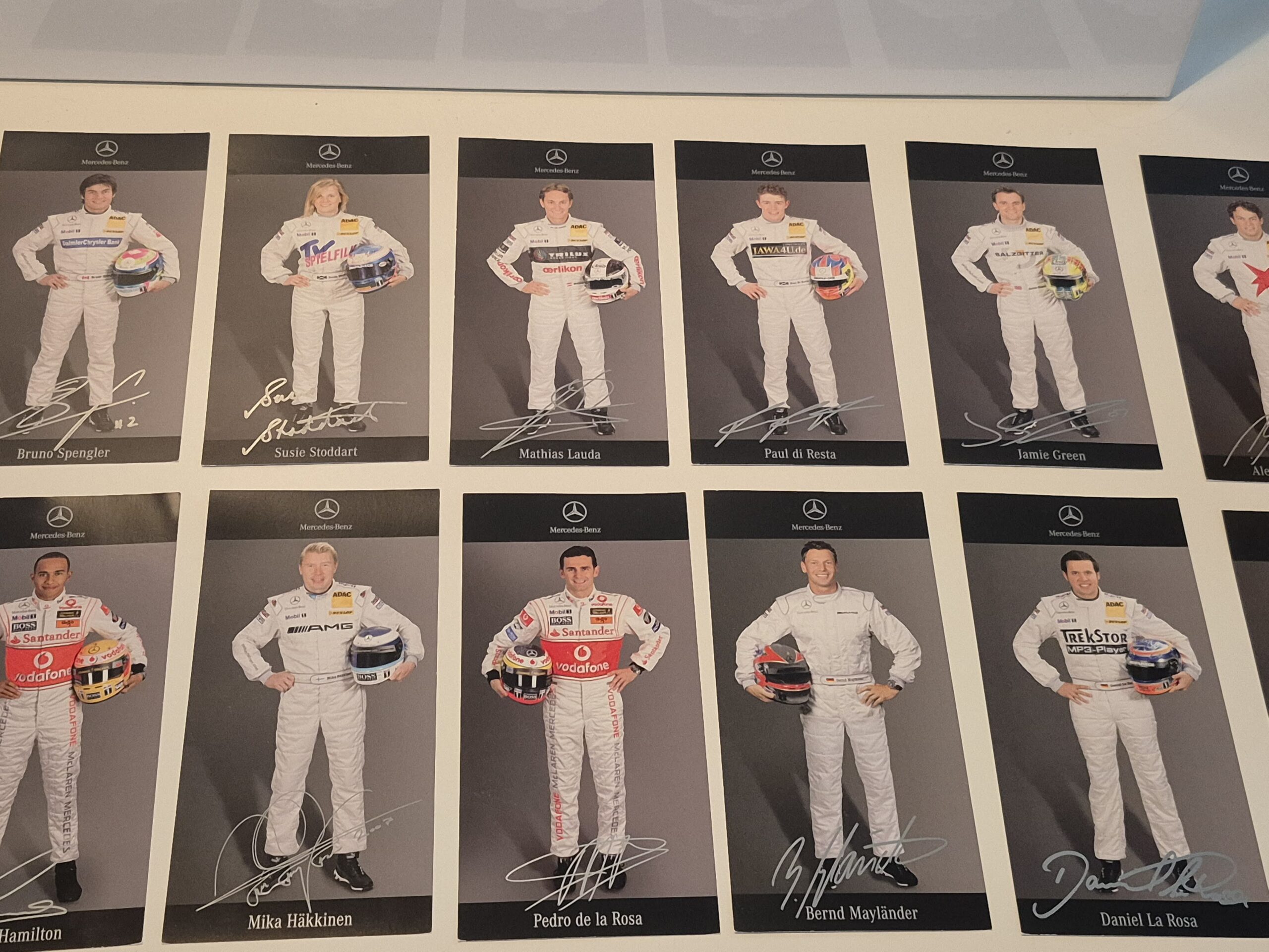 Lot of Mercedes driver cards, including Lewis Hamilton and Hakkinen - Image 3
